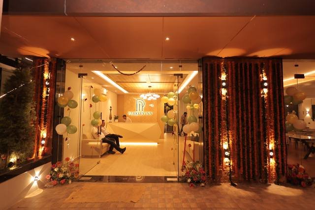 Restaurant at Parkley Inn Bhimtal - photo 2