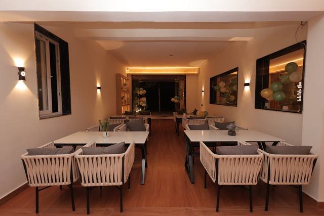 Restaurant Parkley Inn Bhimtal - photo 13