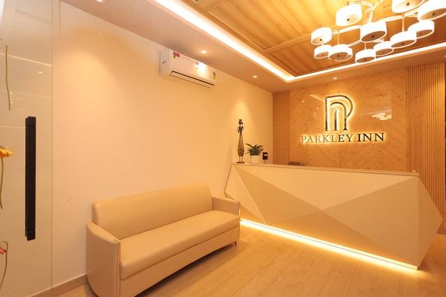 Restaurant Parkley Inn Bhimtal - photo 23